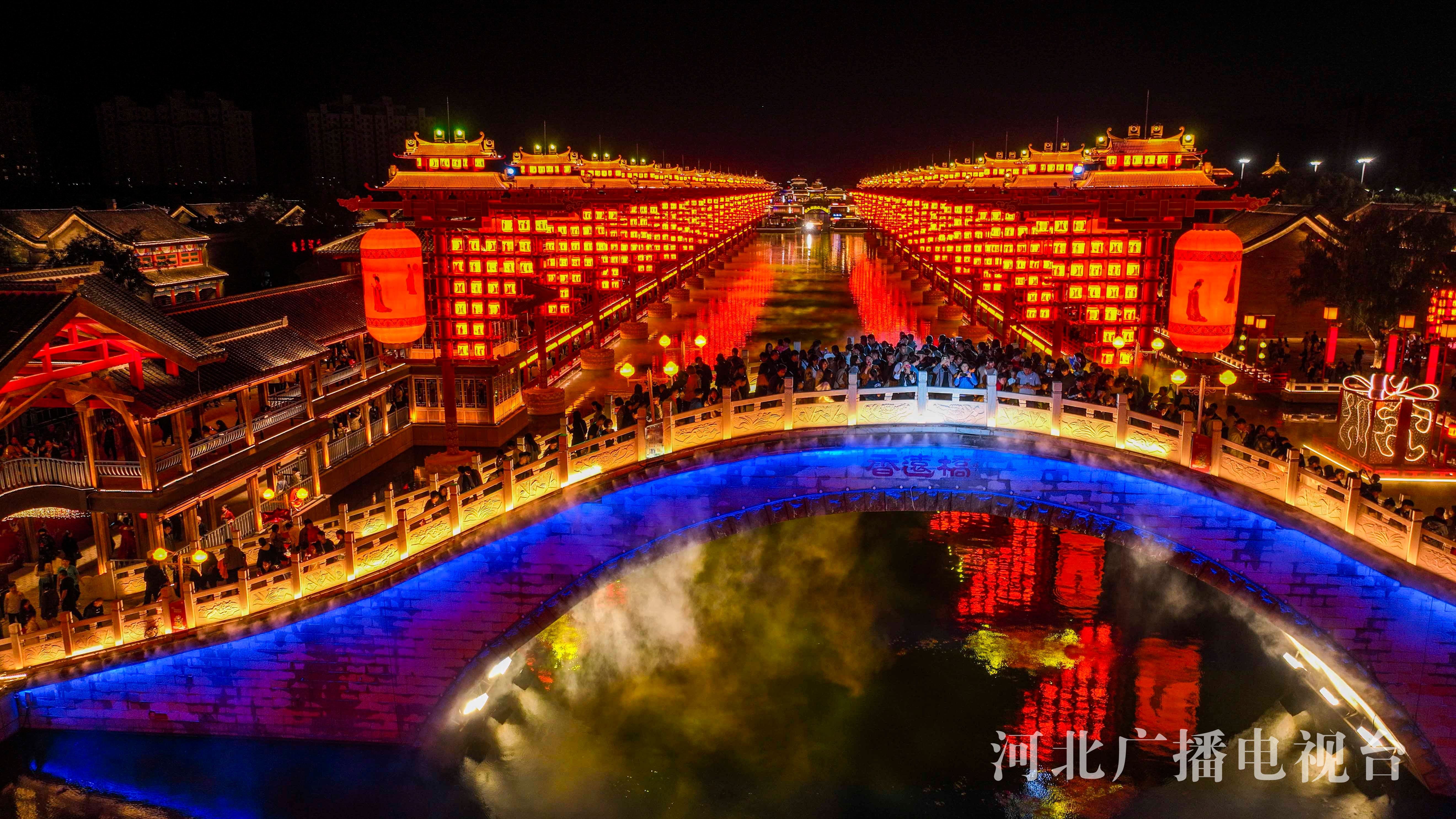 唐山河头老街：灯光璀璨 欢度国庆